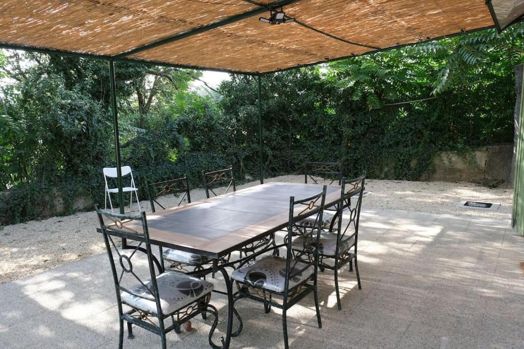 Maison Confortable A Ansouis Dans Le Luberon エクステリア 写真
