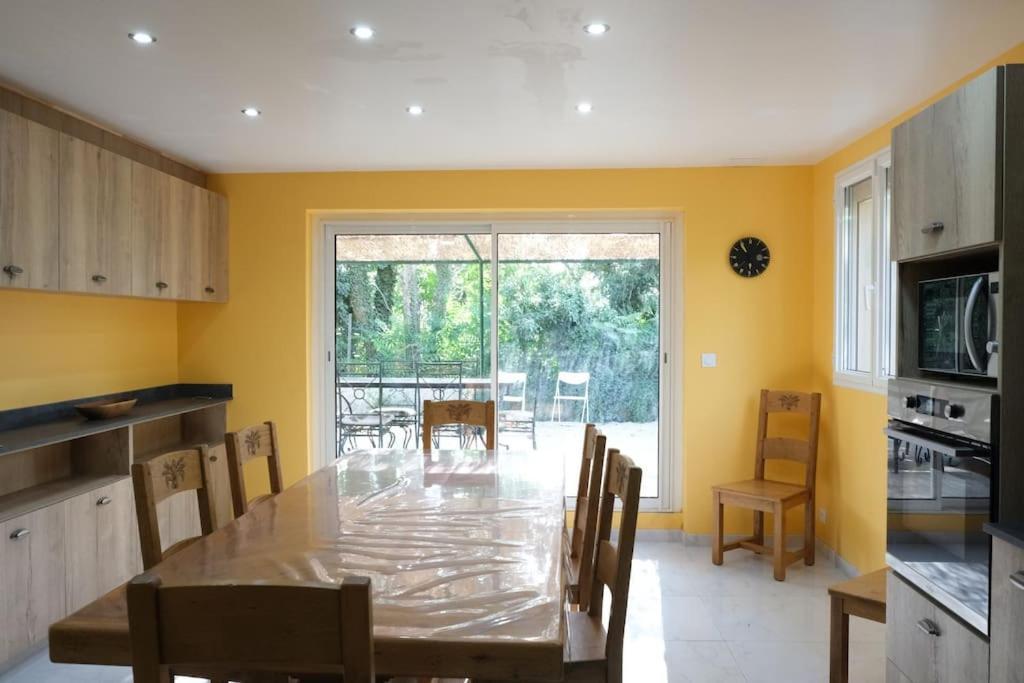 Maison Confortable A Ansouis Dans Le Luberon エクステリア 写真