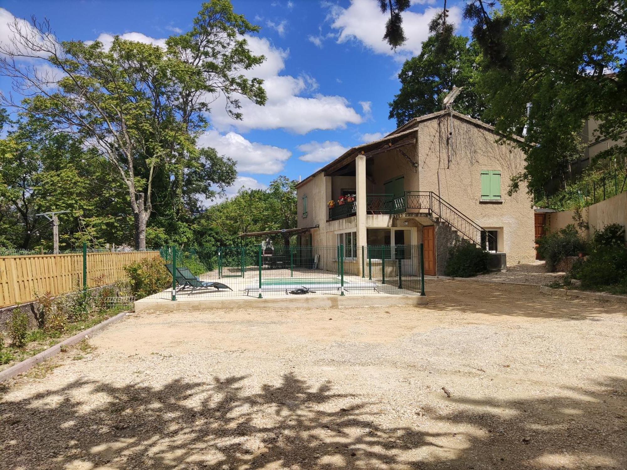 Maison Confortable A Ansouis Dans Le Luberon エクステリア 写真